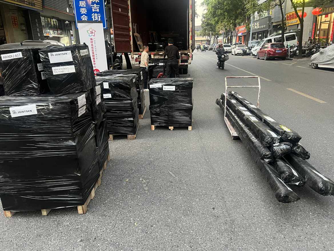 Guangzhou Ülestisen Trading Co., Ltd. Ekspordi tellimus Lähis -Idasse